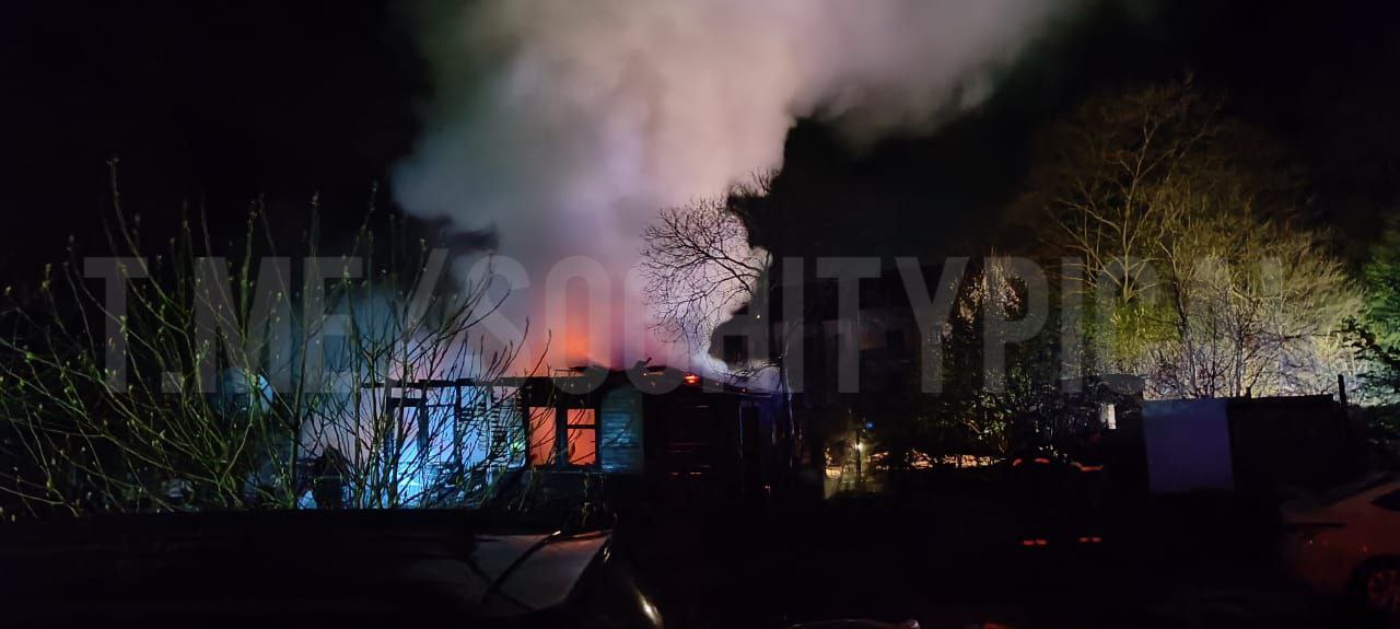 В Сочи в сгоревшем дотла доме чудом выжили три человека