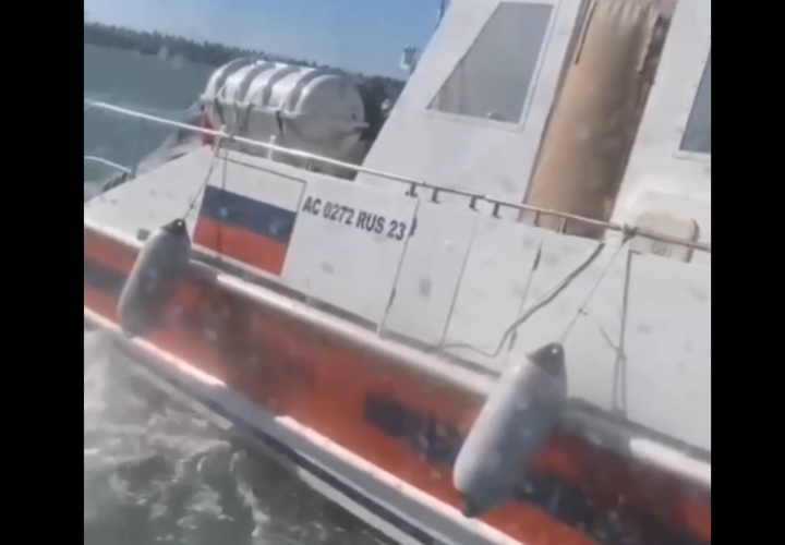 Яхта с пассажирами на борту потерпела бедствие в Черном море