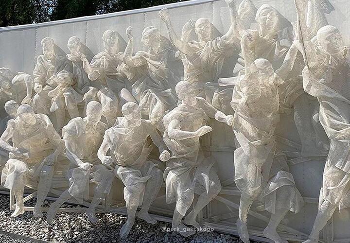В парке Галицкого в Краснодаре рассказали, что необычный арт-объект «Искусственная среда» выполнен с живых людей