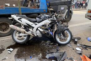 Потерял управление и залетел под автобус: ДТП с мотоциклистом случилось в Ейске