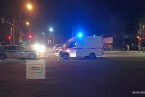 В Краснодарском крае машина скорой помощи на пешеходном переходе сбила мужчину 