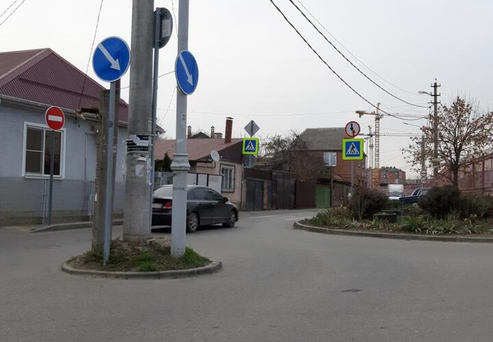 В знаменитом «узком проходе» Краснодара произошло очередное ДТП ВИДЕО