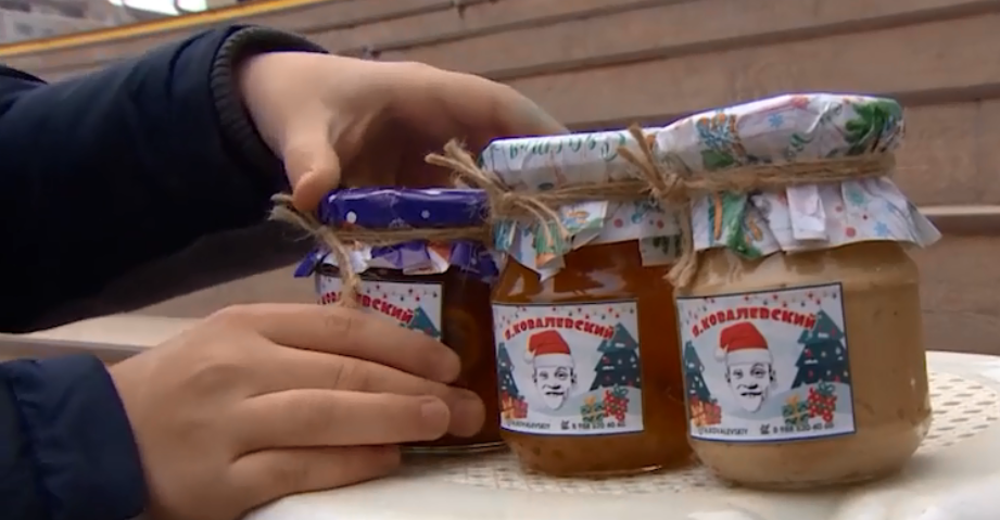 Школьник из Анапы организовал бизнес на варенье
