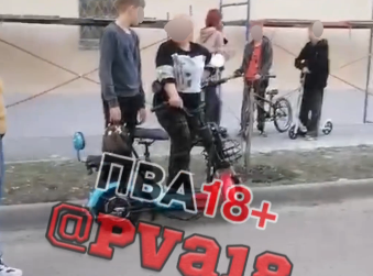 В Анапе пожилая женщина попала под колеса самоката, ее госпитализировали с переломами