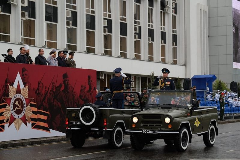 На Кубани в двух городах прошли военные парады в честь 76-летия Победы