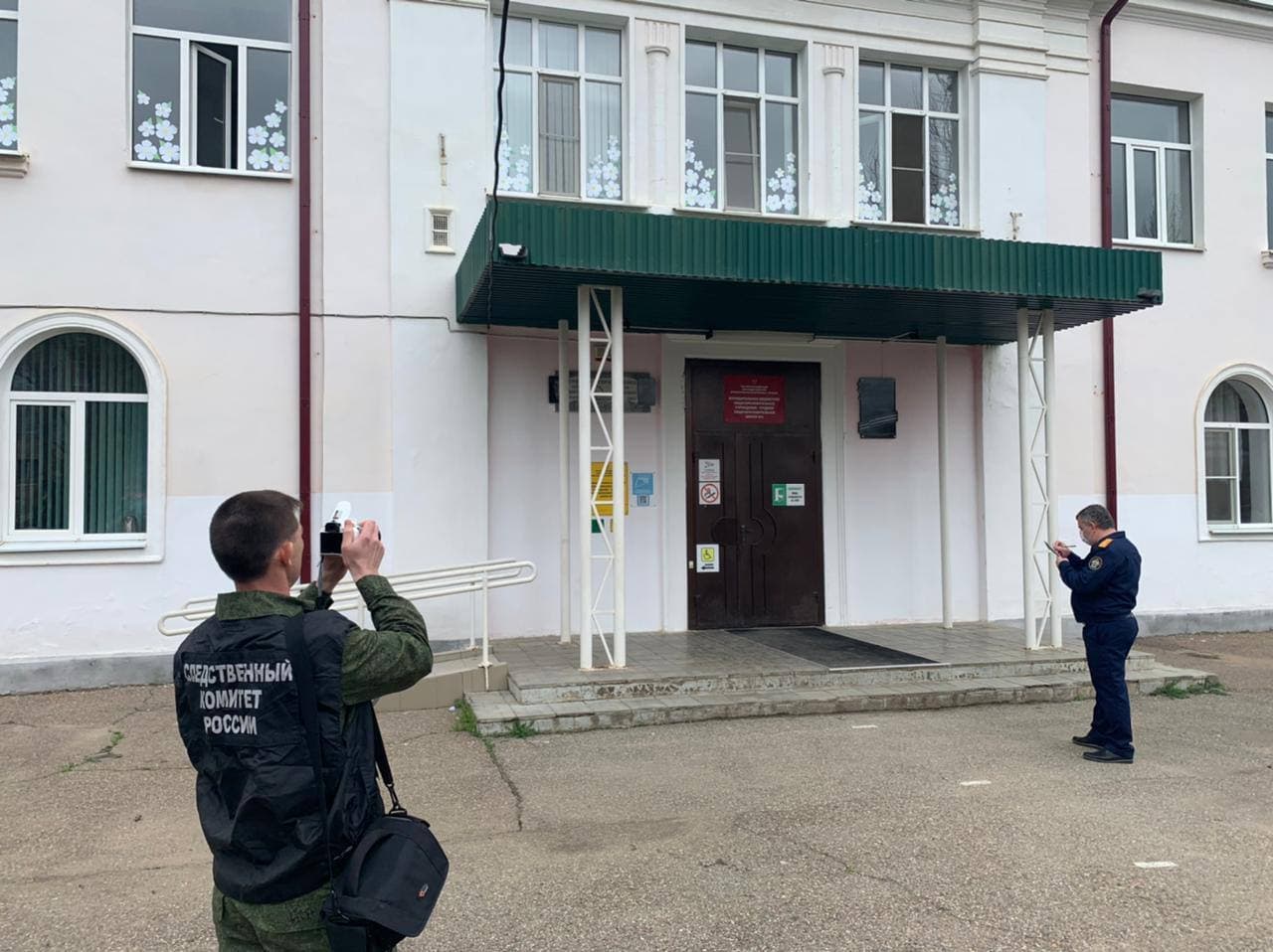 Школу в Краснодарском крае, где на детей упал потолок, решили не закрывать