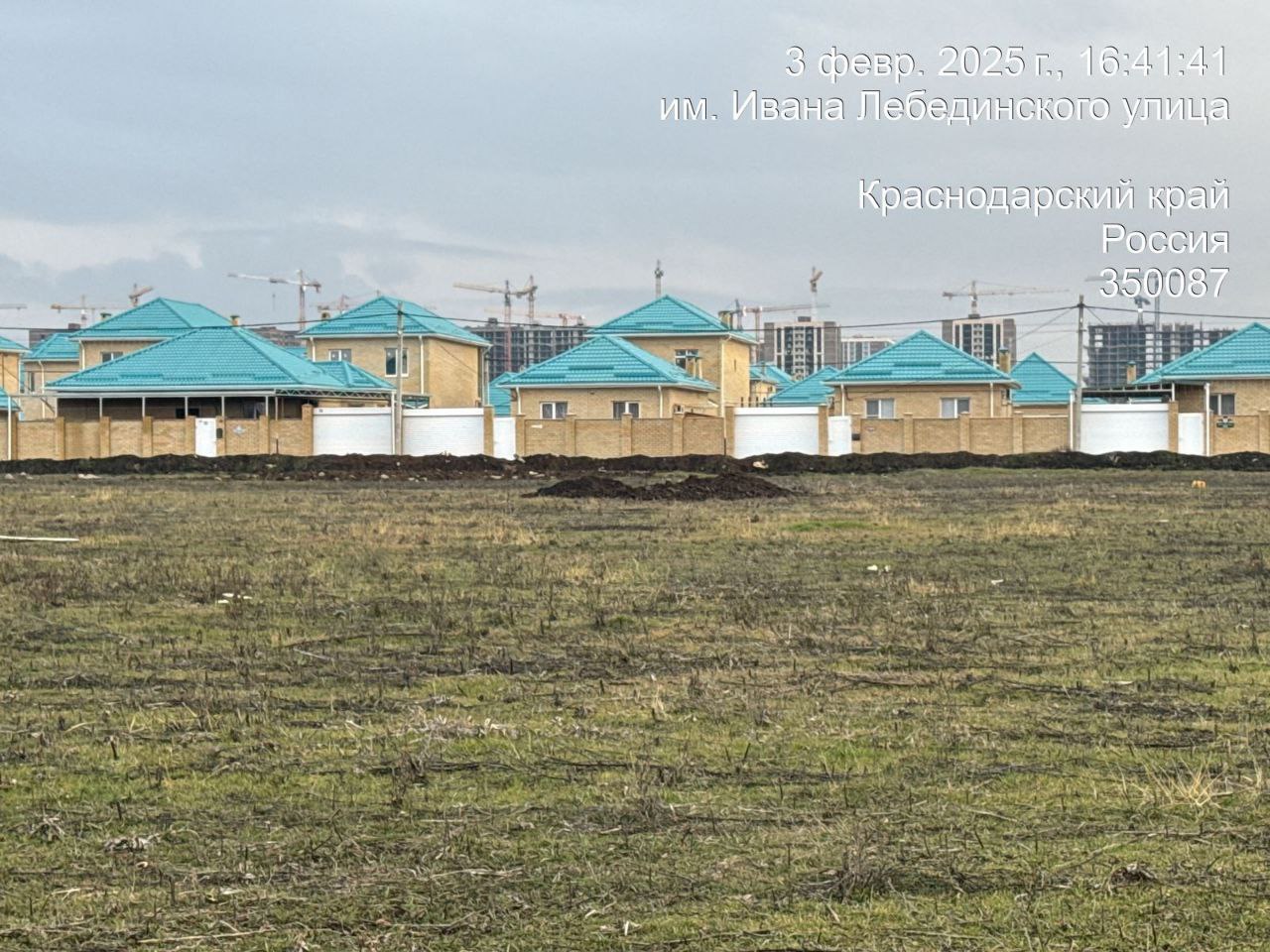 Стало известно, кто роет ямы похожие на могилы в районе КП «Изумрудный город» в Краснодаре