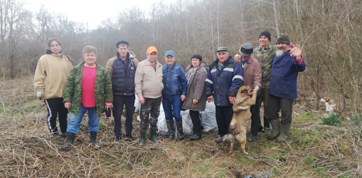 В Краснодарском крае экологический десант очистил эриванские дольмены