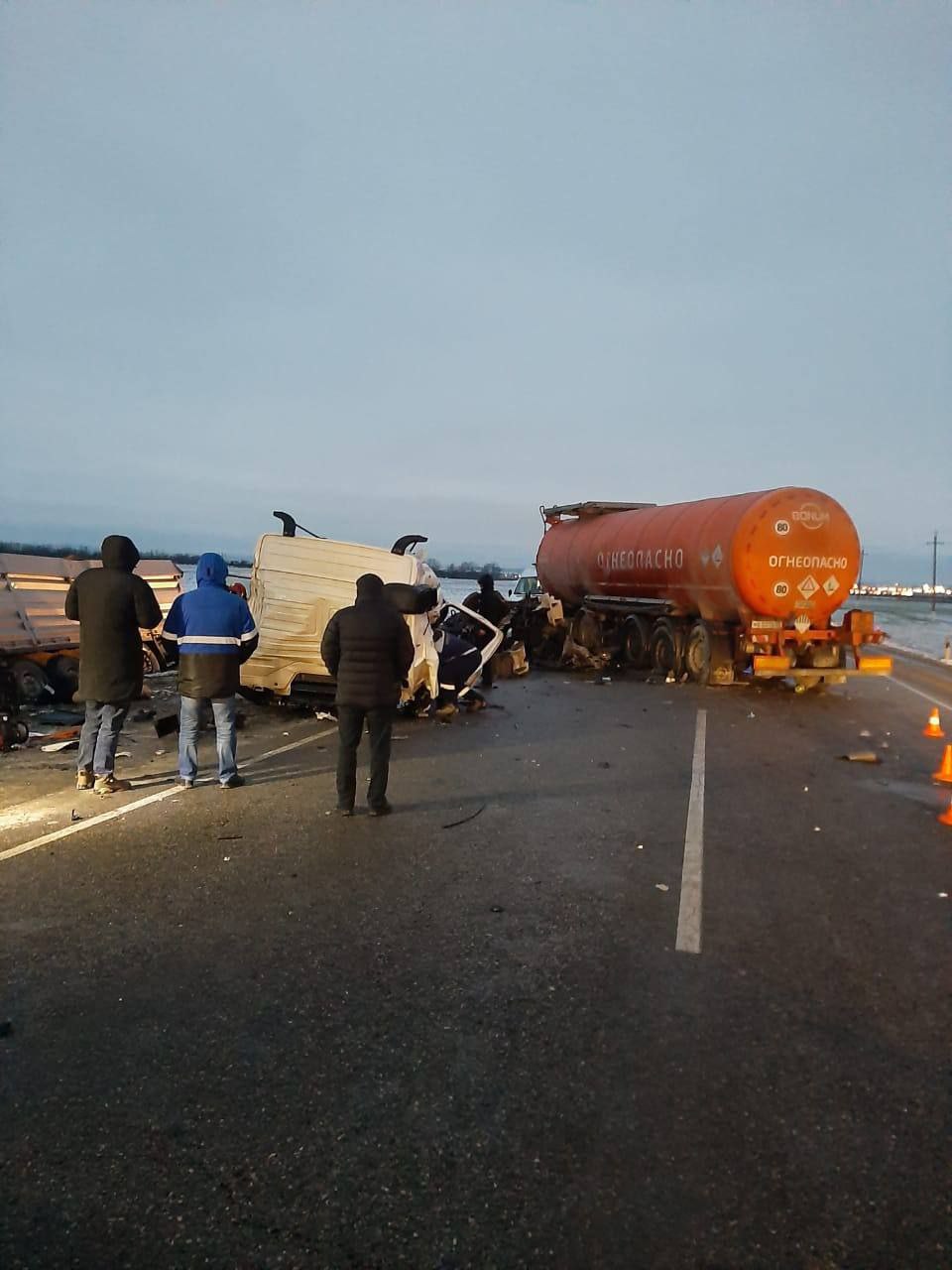 На Кубани произошло смертельное ДТП с большегрузами 