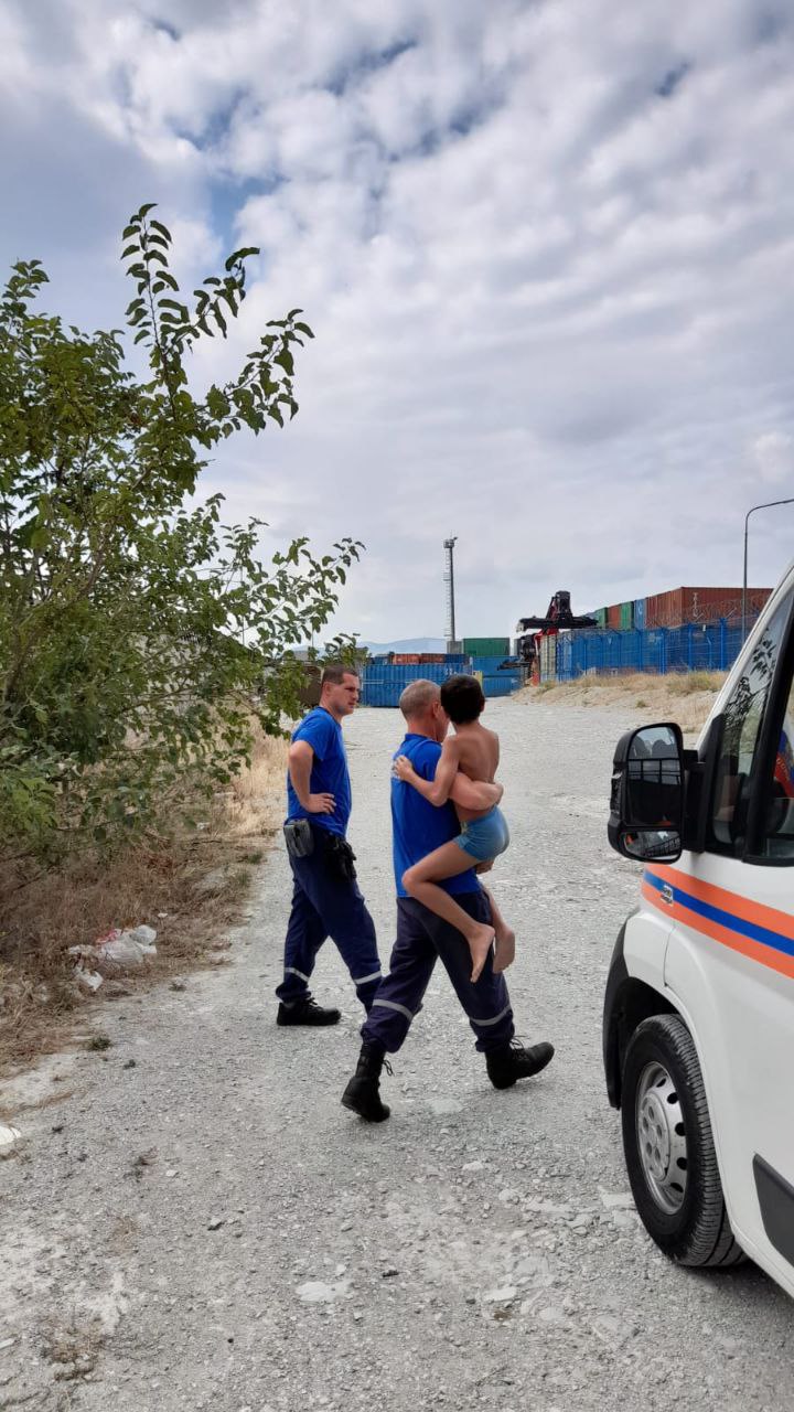 В Новороссийске мальчика с особенностями развития нашли спасатели