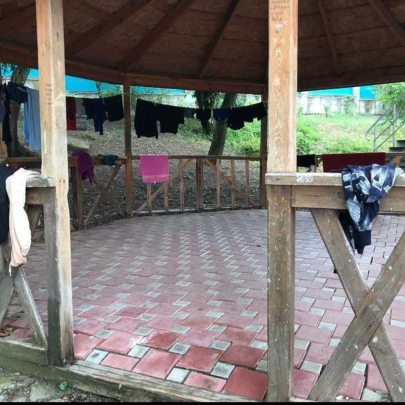 Пауки, грязь и разруха: детей-спортсменов отправили в лагерь Анапы с полной антисанитарией 