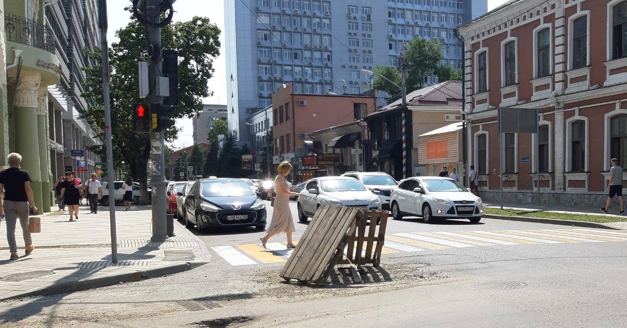 Чей-то парклет: в Краснодаре чиновники отрекламировали частную кофейню
