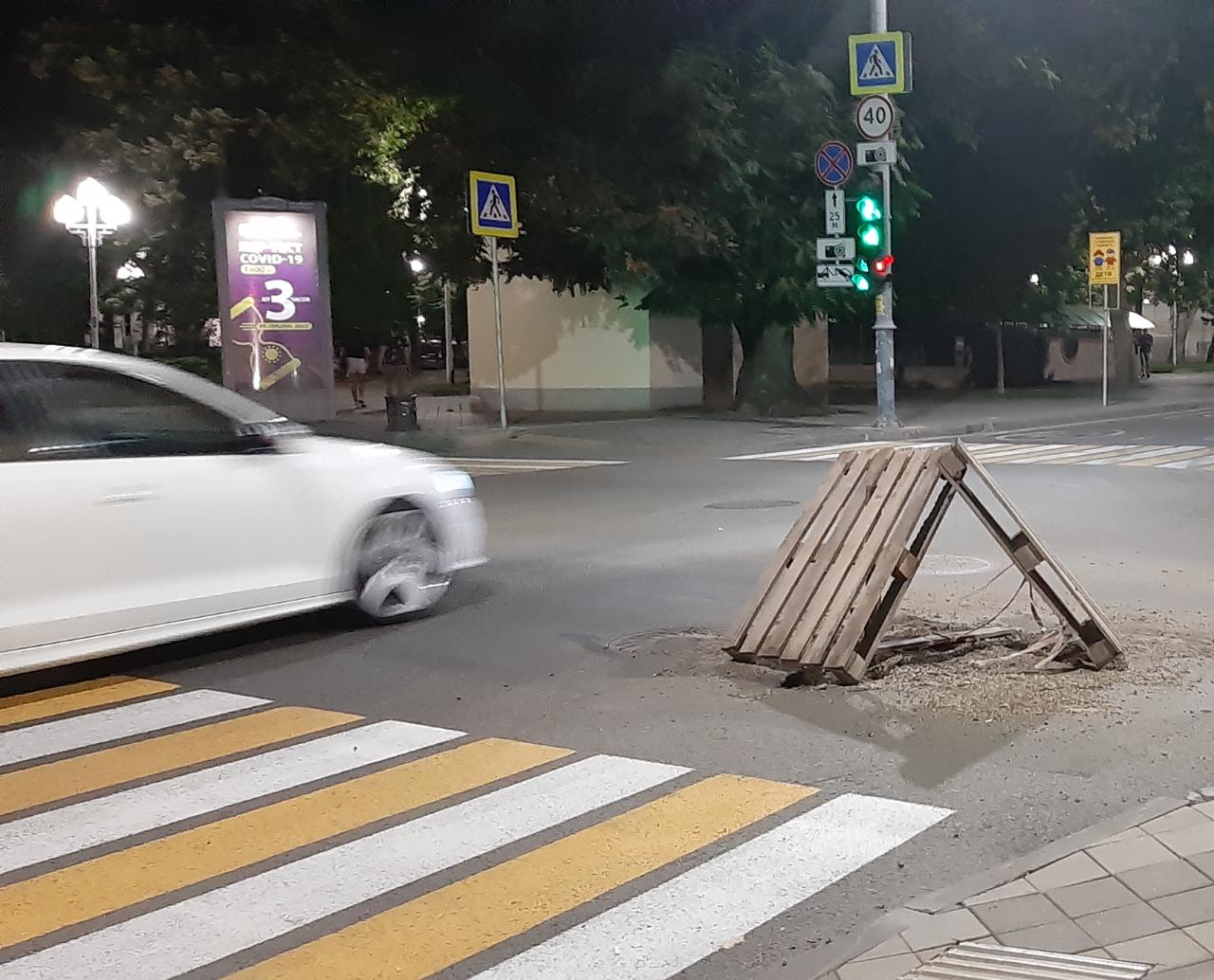 Чей-то парклет: в Краснодаре чиновники отрекламировали частную кофейню