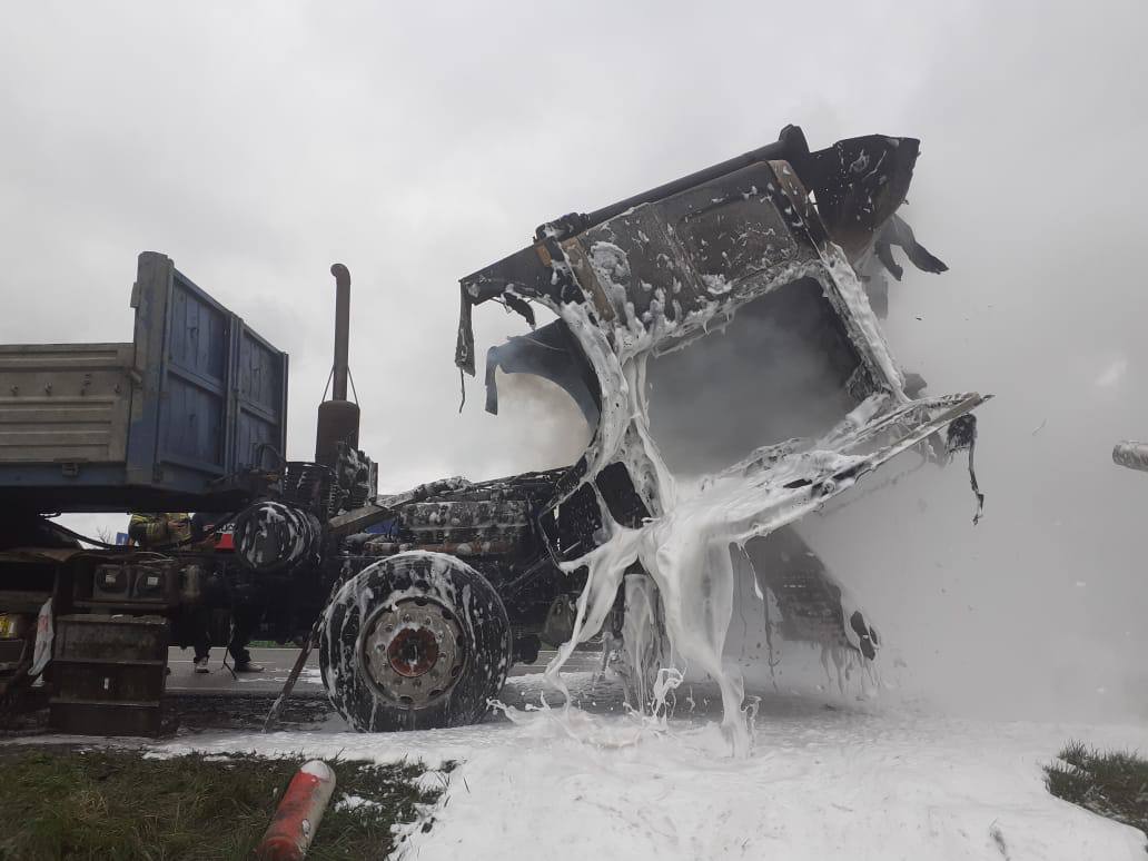 В Кавказском районе Кубани на трассе загорелась фура