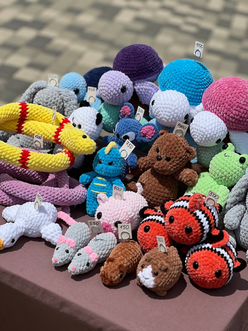 Картины с посланиями и украшения из бисера: ярмарка мастеров прошла в микрорайоне «Самолет» в Краснодаре