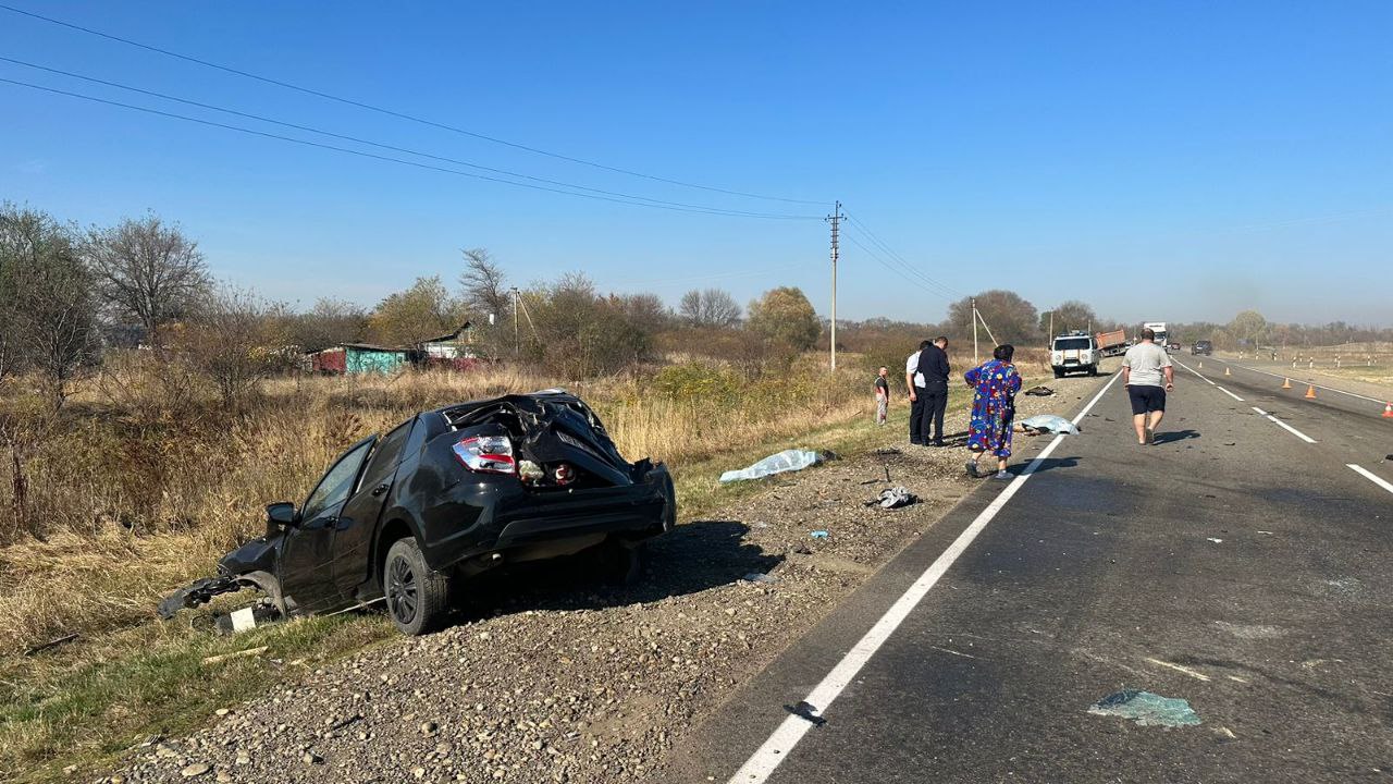 На Кубани страшное ДТП с «КамАЗом» унесло жизни трех человек