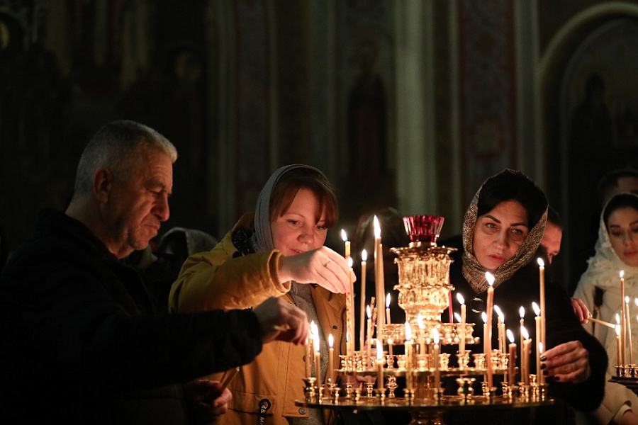 Без праздников
