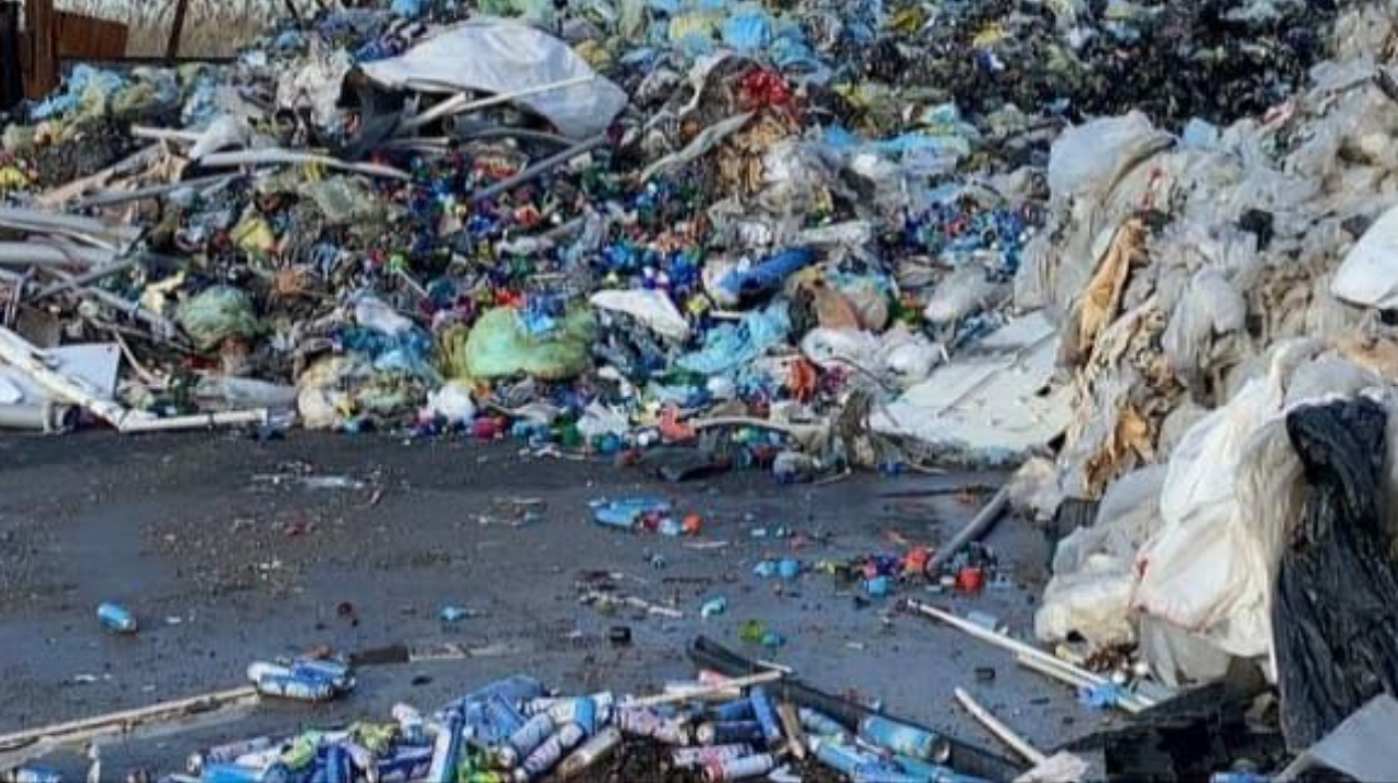 Залежи строительного мусора и бытовых отходов обнаружены на свалках