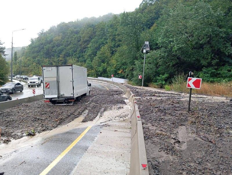 Сход селевых масс на проезжую часть дороги М-4 «Дон»