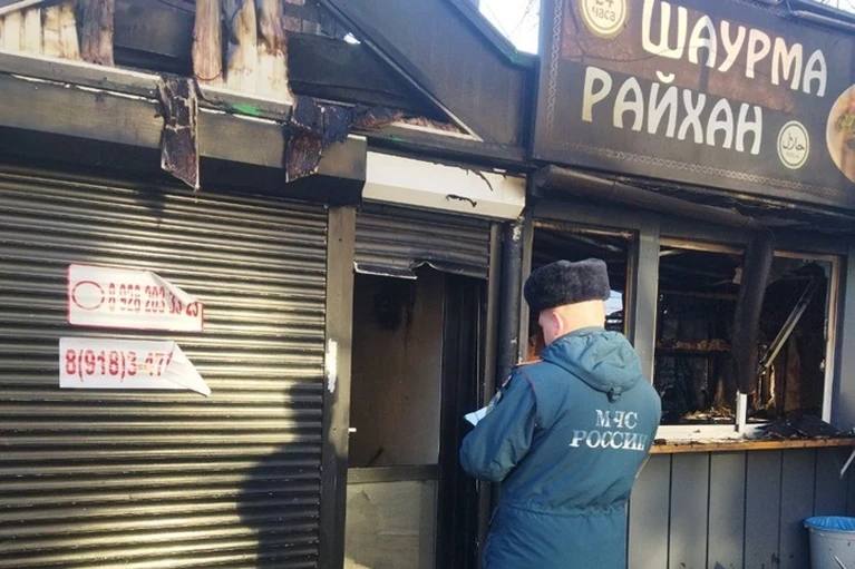 Пожар на Кооперативном рынке в Краснодаре