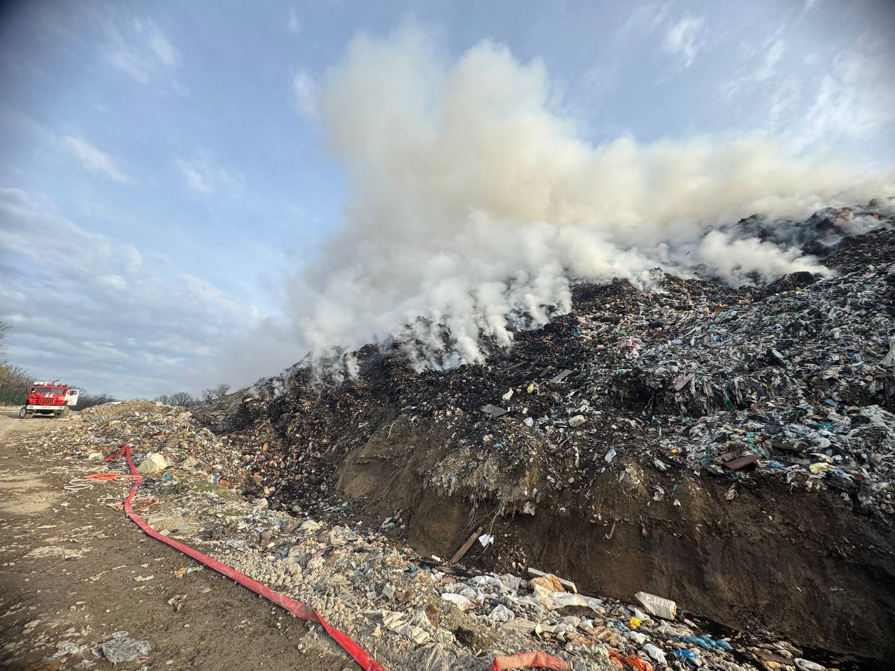 Пожар на полигоне в Новороссийске