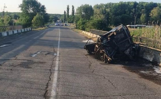На Кубани пьяный водитель «Жигулей» попал в аварию, машина загорелась ВИДЕО