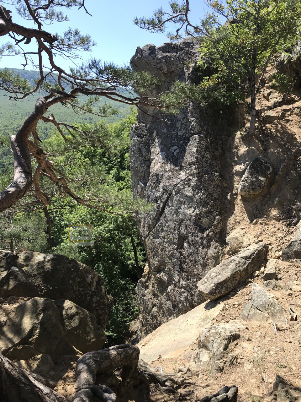 Планческие скалы в Северском районе Кубани жители называют «золотыми камнями»