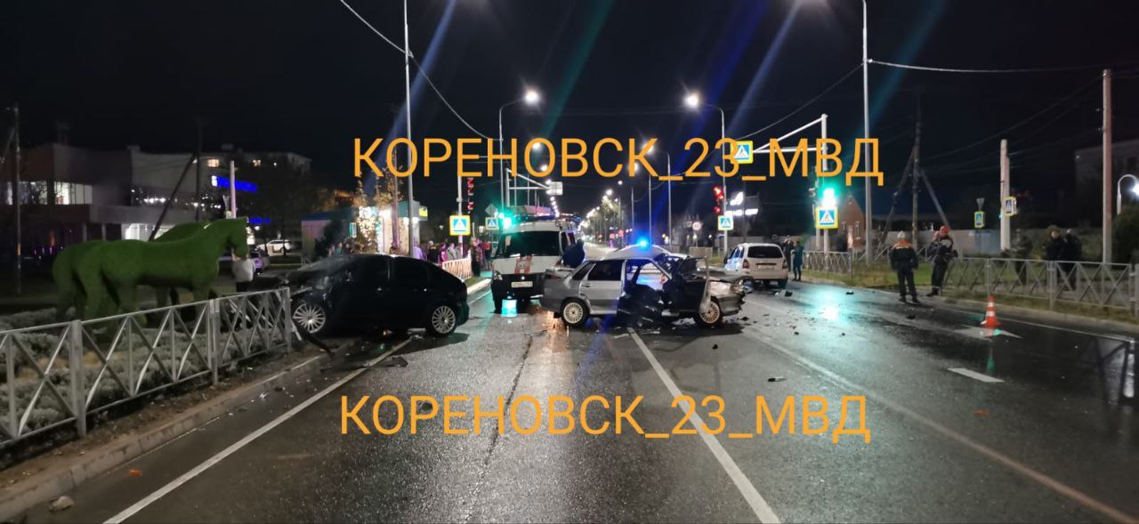 В Краснодарском крае водитель иномарки устроил смертельное ДТП, проехав на красный свет