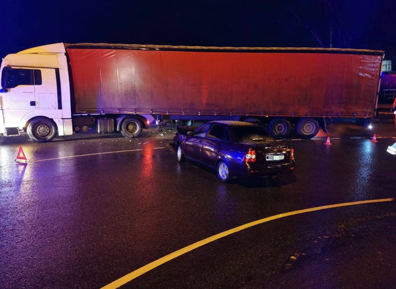 Двое детей пострадали в ДТП с большегрузом  в Краснодарском крае