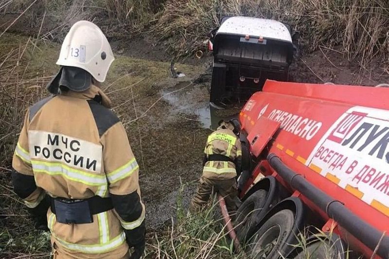В Адыгее бензовоз утонул в оросительном канале