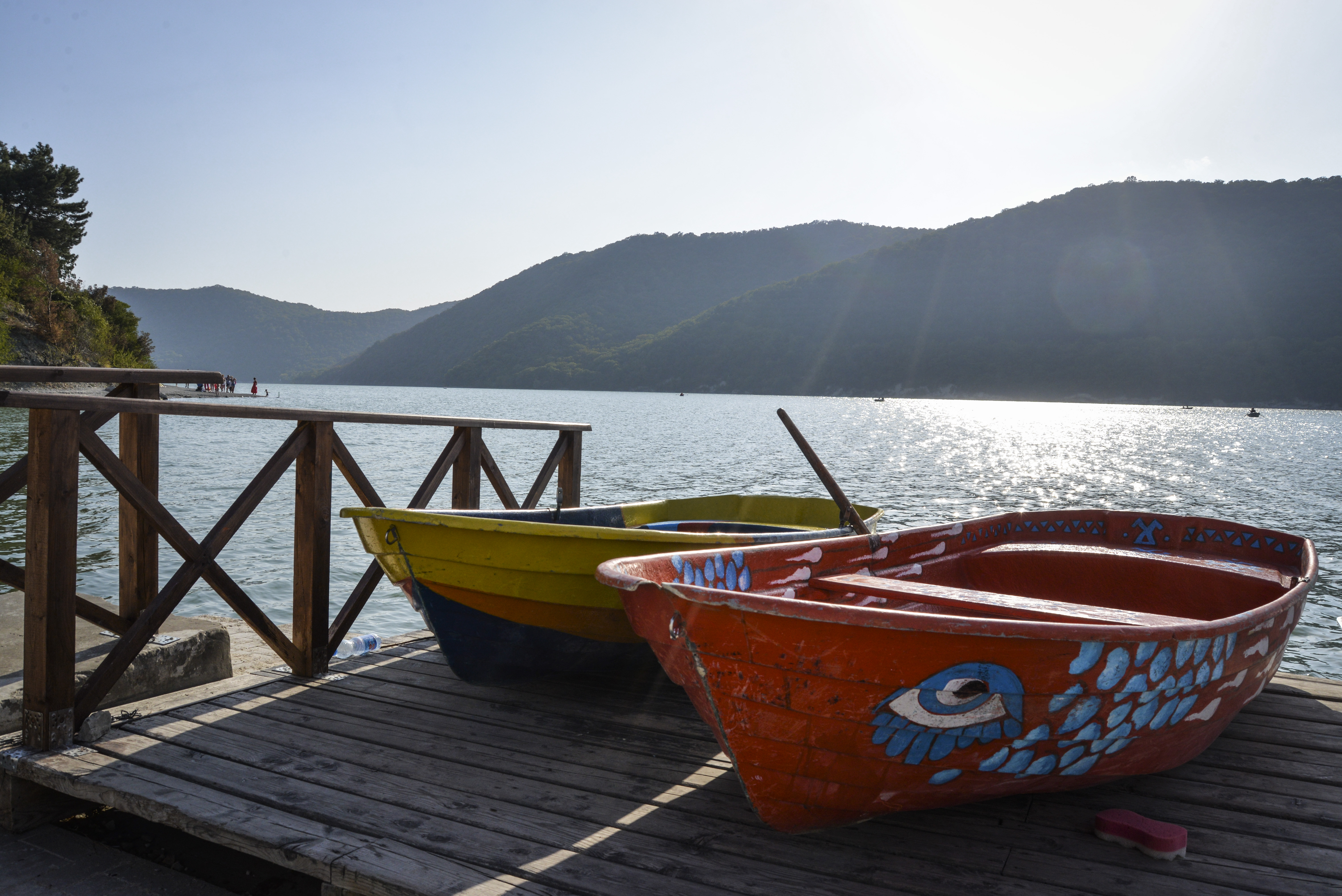Ах, Абрау: самое крупное озеро Кубани впечатляет всех туристов