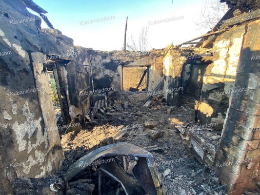 В Ейском районе при пожаре заживо сгорели два брата