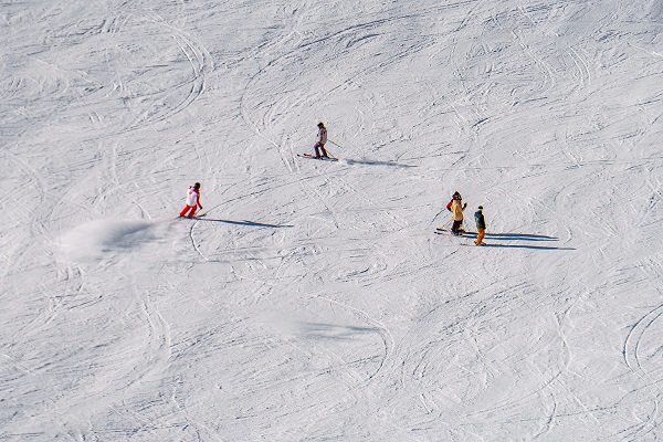 В Сочи на Красной Поляне открыли горнолыжный сезон