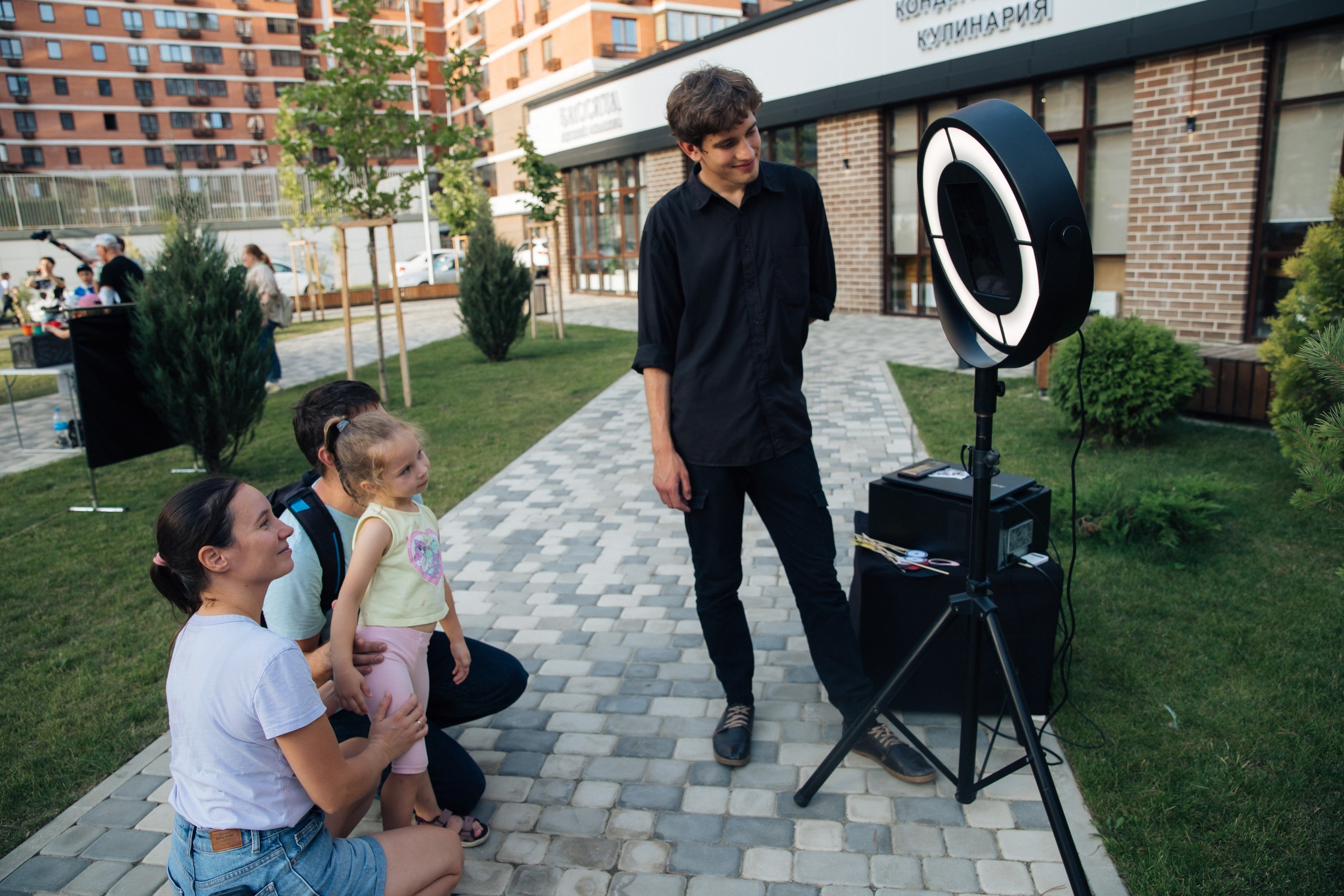 Семья, DOGMA, приключение: в Краснодаре состоялся яркий праздник в ЖК «Самолет»