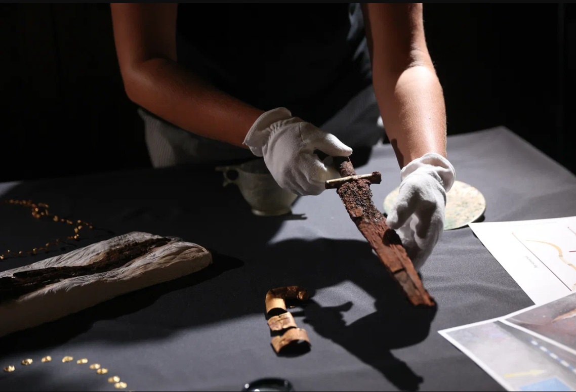 На Кубани при раскопках нашли иранский меч и могилу жрицы Афродиты