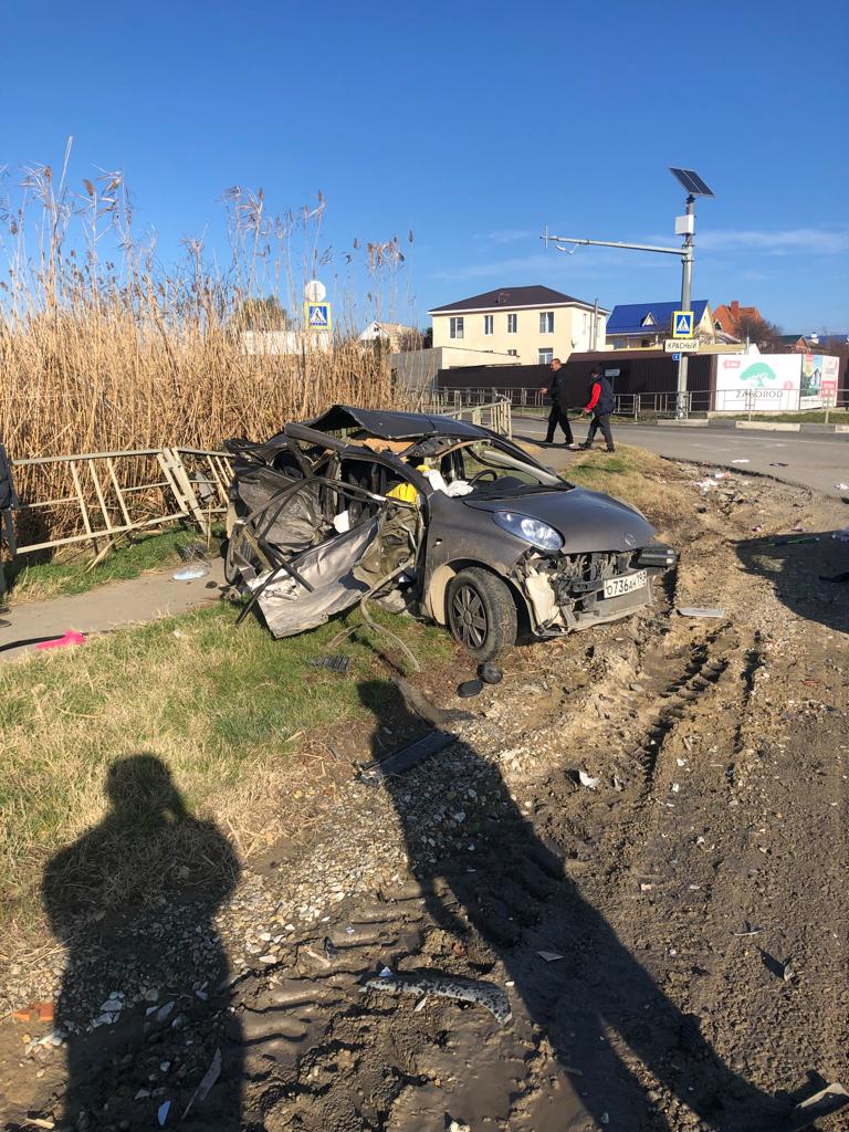 Под Анапой автомобиль полиции въехал в бок иномарки