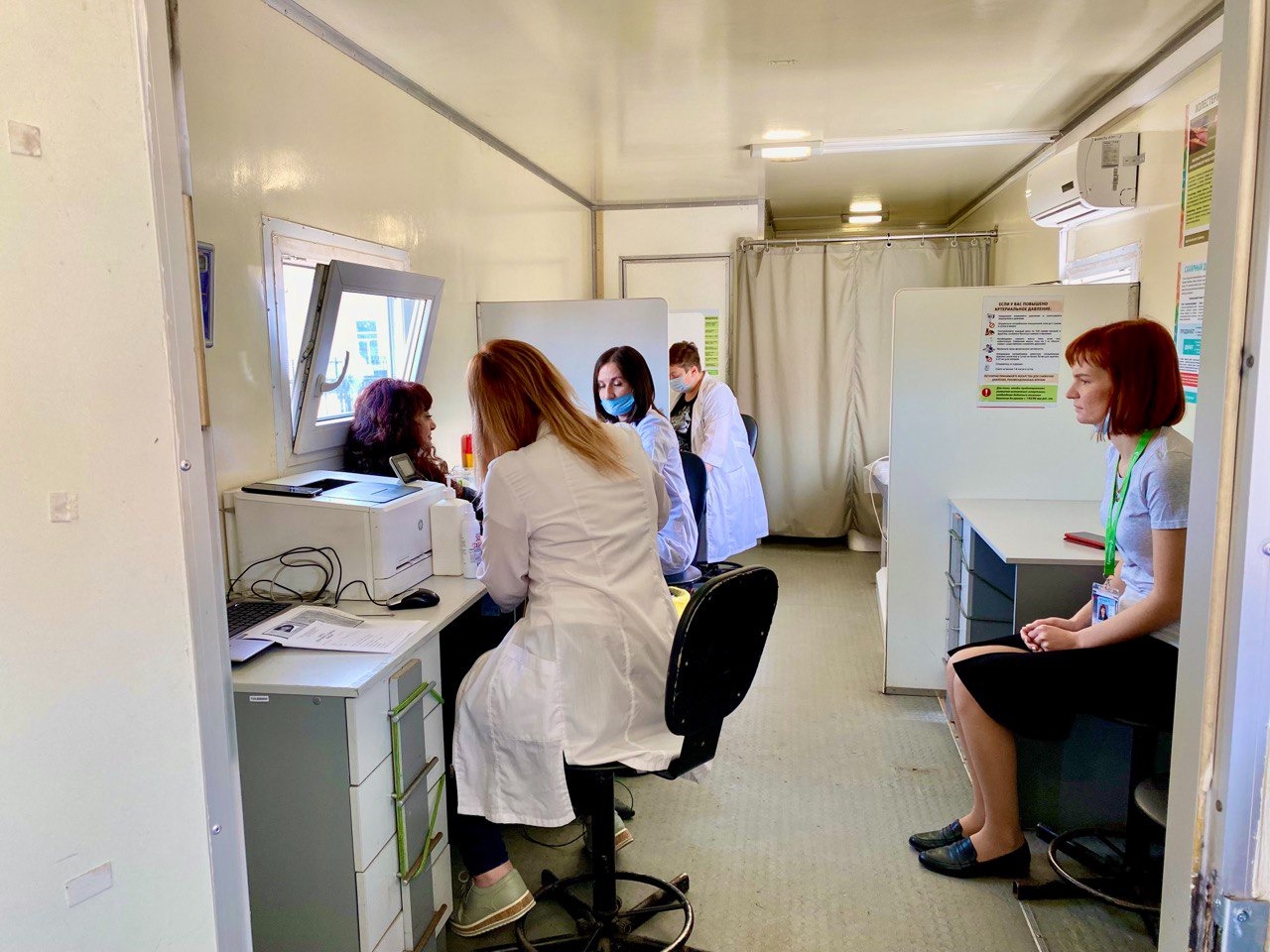 Кубань 24 лого. Работа сотрудник краснодаре. Бондюэль завод в краснодаре. Работа сотрудник краснодаре. Одежда электромонтера россети юг.