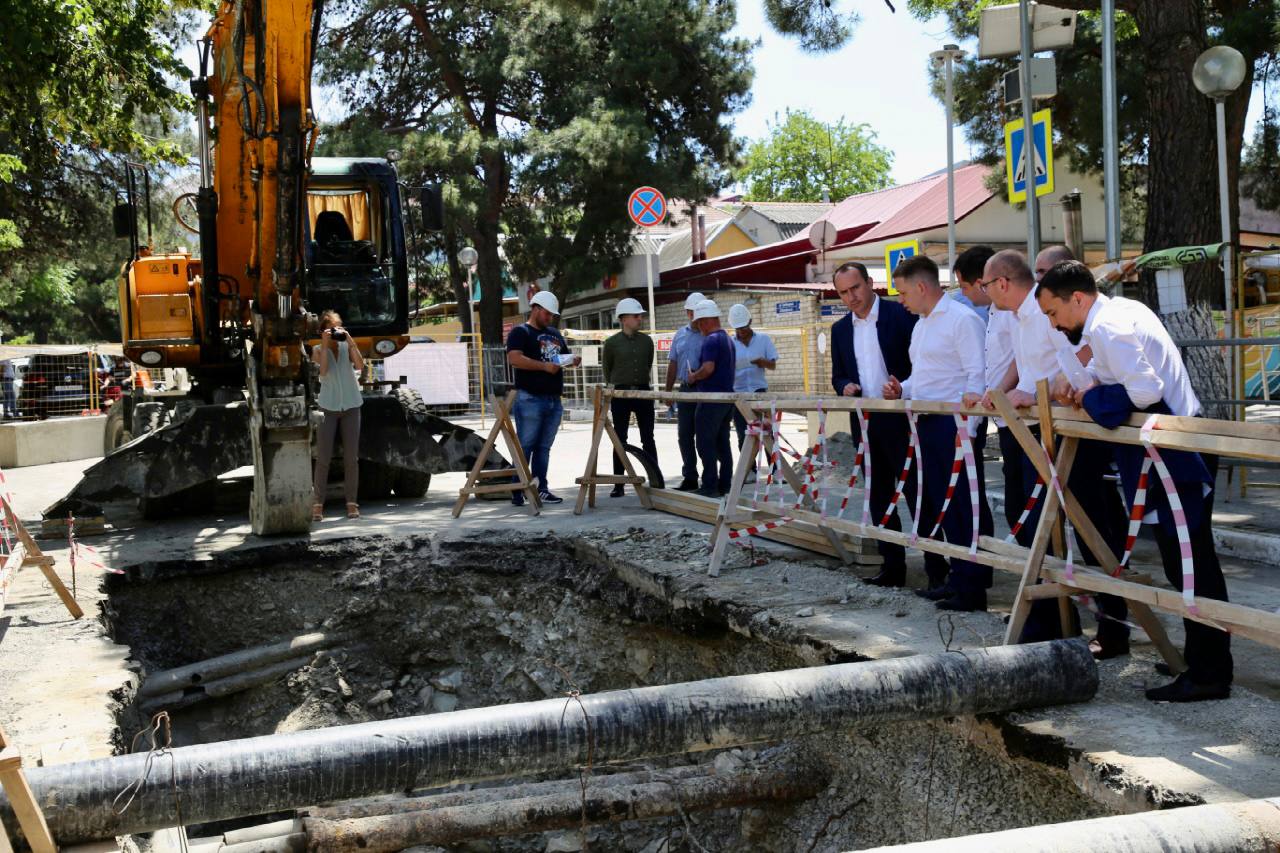 Управленцы Геленджика заявили проблемы с водоснабжением в жаркий сезон