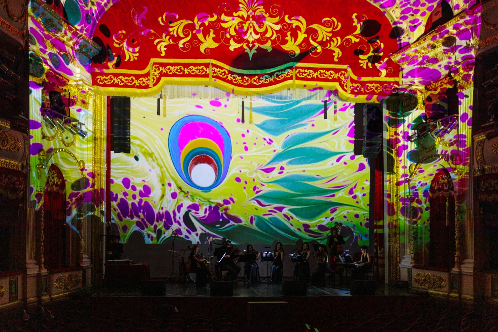 Оркестр с живыми картинами 