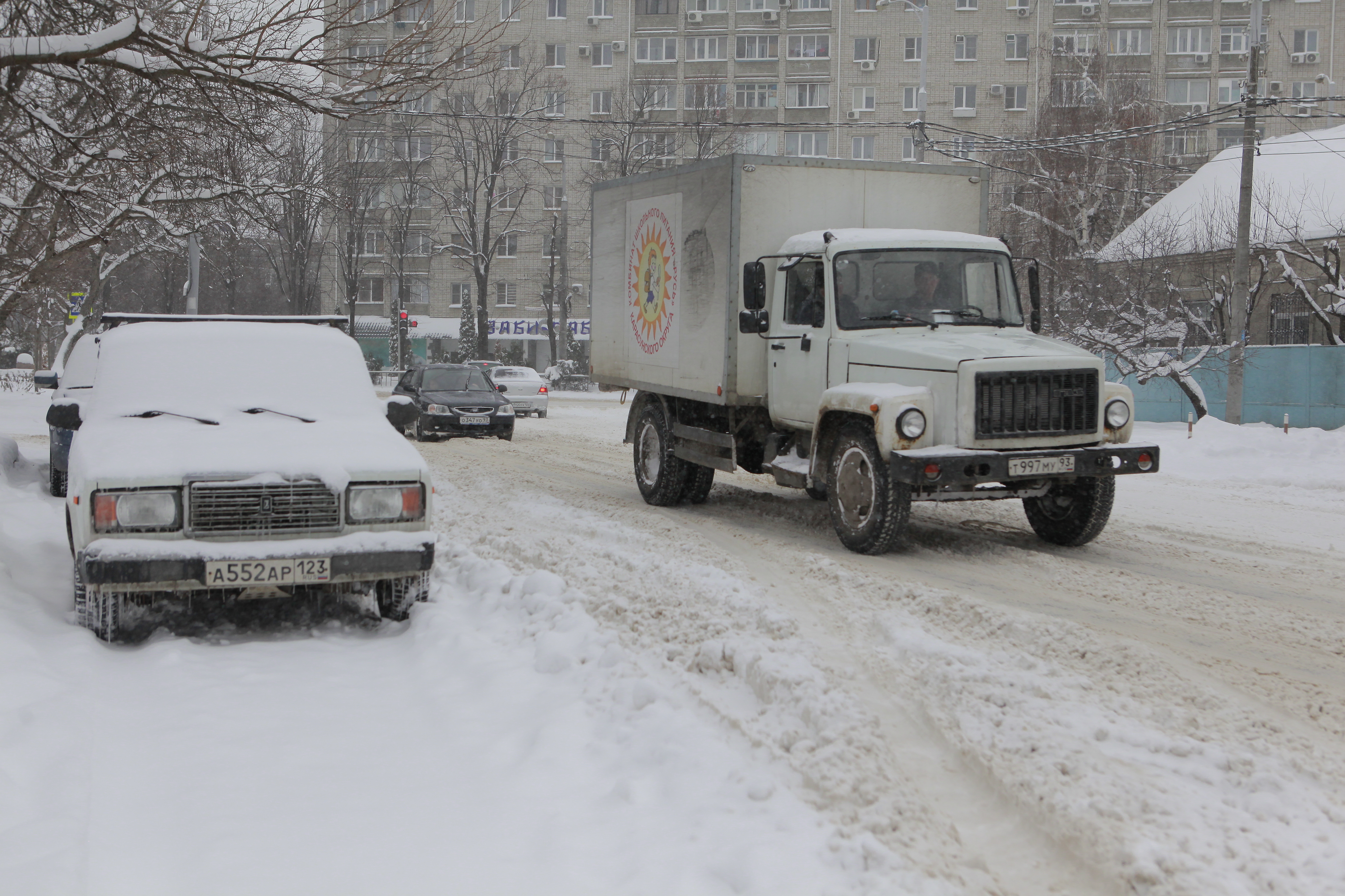 Прогулка по Краснодару: второй день снегопада