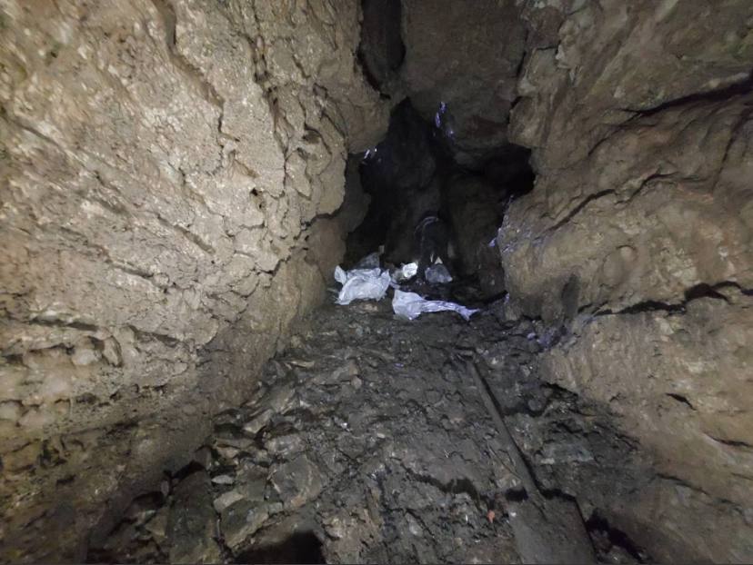 Пещеру превратили в место для свалки мусора в Краснодарском крае
