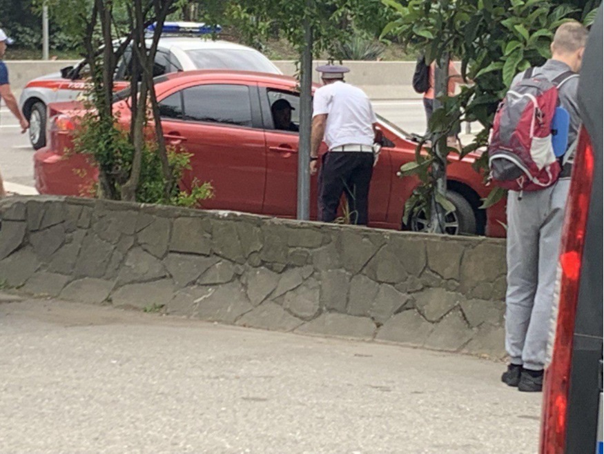 Пристав застрелили. Адлеровский стрелок. Стрельба на Просвещения в Адлере 23 октября 2022. Вартан тачьян застрелил приставов. Поддержали Адлерского стрелка.