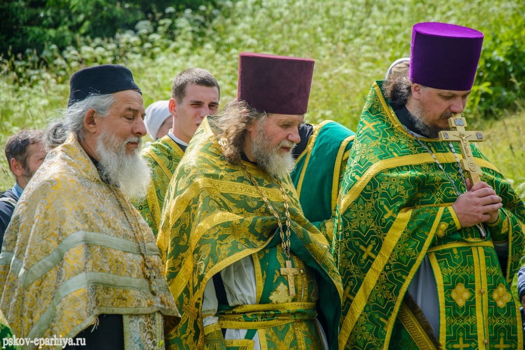 Тело бывшего настоятеля храма Рождества Христова обнаружено в деревенском колодце