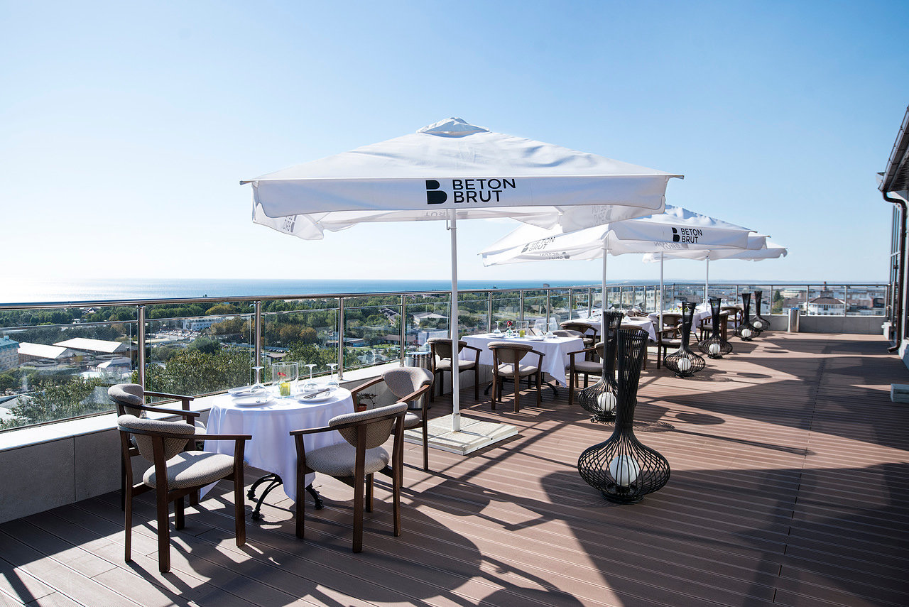 На романтический отдых приглашают отели Miracleon в Анапе