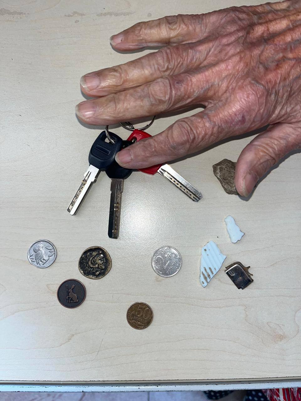 Найдена неизвестная бабушка на территории больницы на Кубани