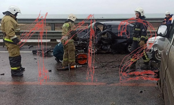 На Крымском мосту полностью остановили движение 