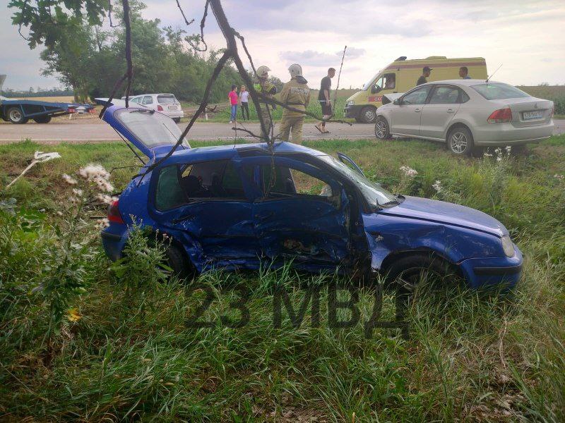 Не уступил дорогу: на Кубани пять человек пострадали в ДТП