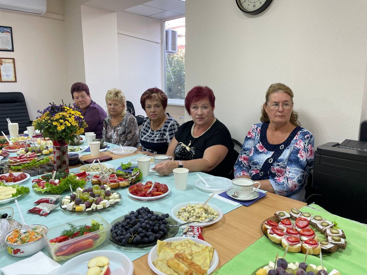 Депутат гордумы Андрей Анашкин продолжает поздравлять ветеранов с Днём пожилого человека