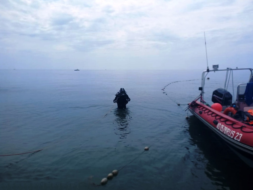 Сочи 3 июня. Унесло течением. Черное море сейчас. Сочи море новости. Черный море Сочи диверсанты.