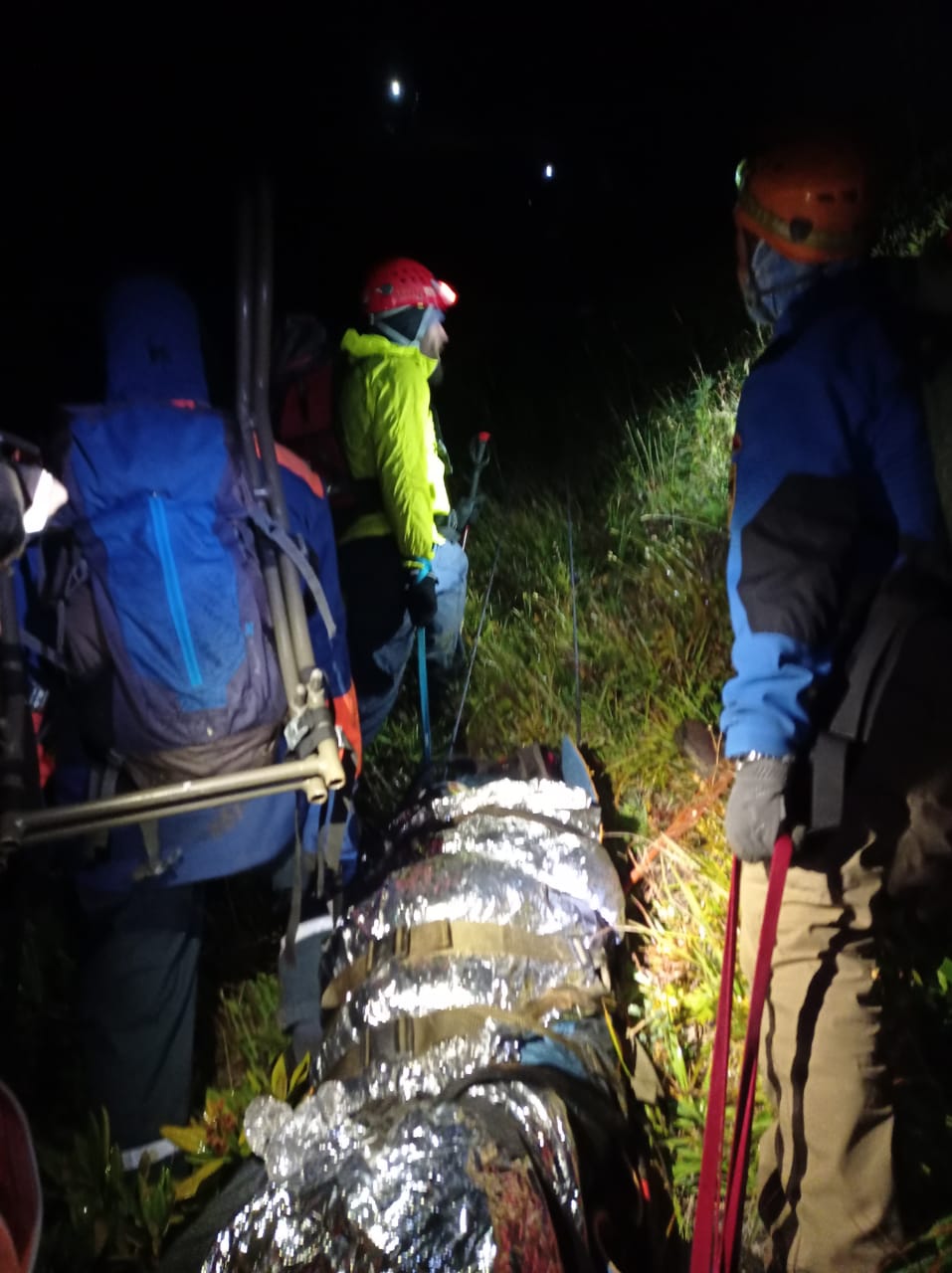 В Сочи туриста с травмами спустили с высоты почти 3 тысячи метров